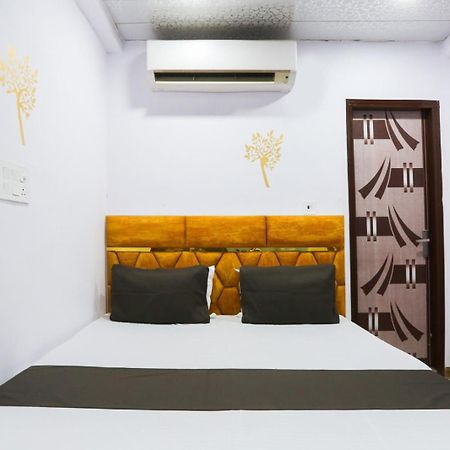 Flips With Mykonos Guest House New Delhi Bagian luar foto